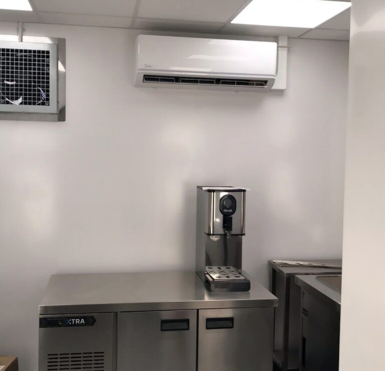 Benefits of Professional Refrigeration Services Over DIY Repairs